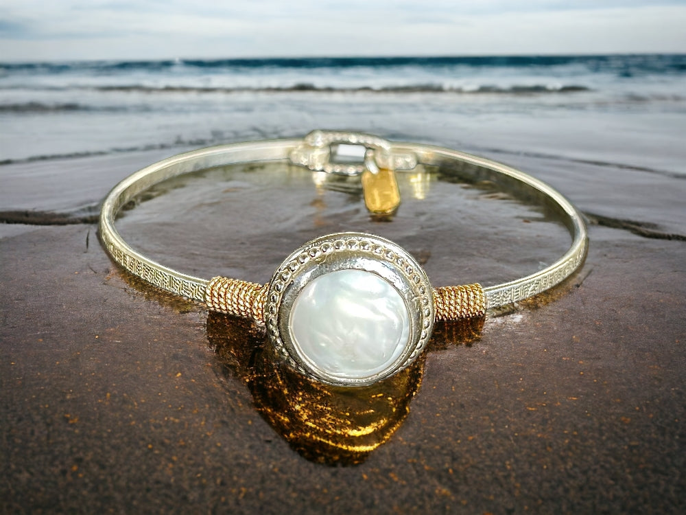 Luna Pearl Bracelet